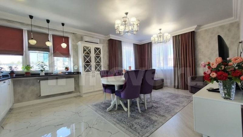 Продается 2-комнатная квартира, 70 м², Анапа, ул. толстого,                                                     130к3