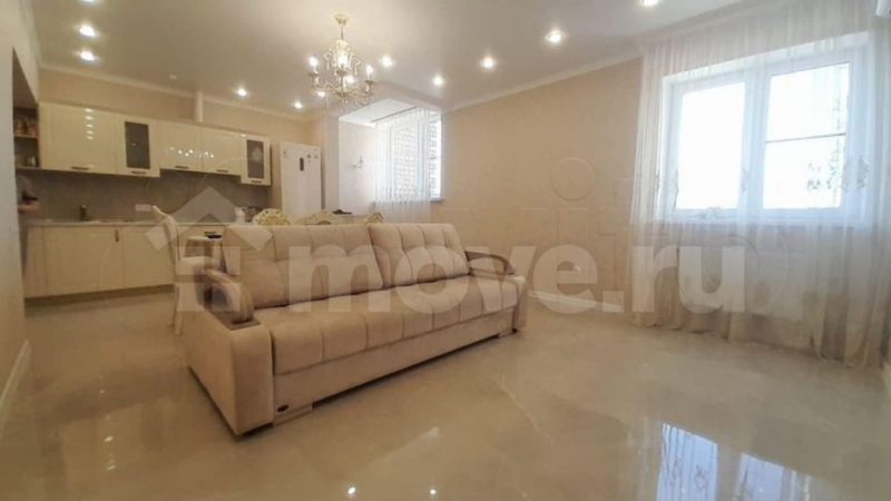 Продаем 2-комнатную квартиру, 70 м², Анапа, ул. толстого,                                                     130к2