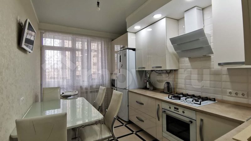 Продаем 3-комнатную квартиру, 65 м²,                                                     Анапа